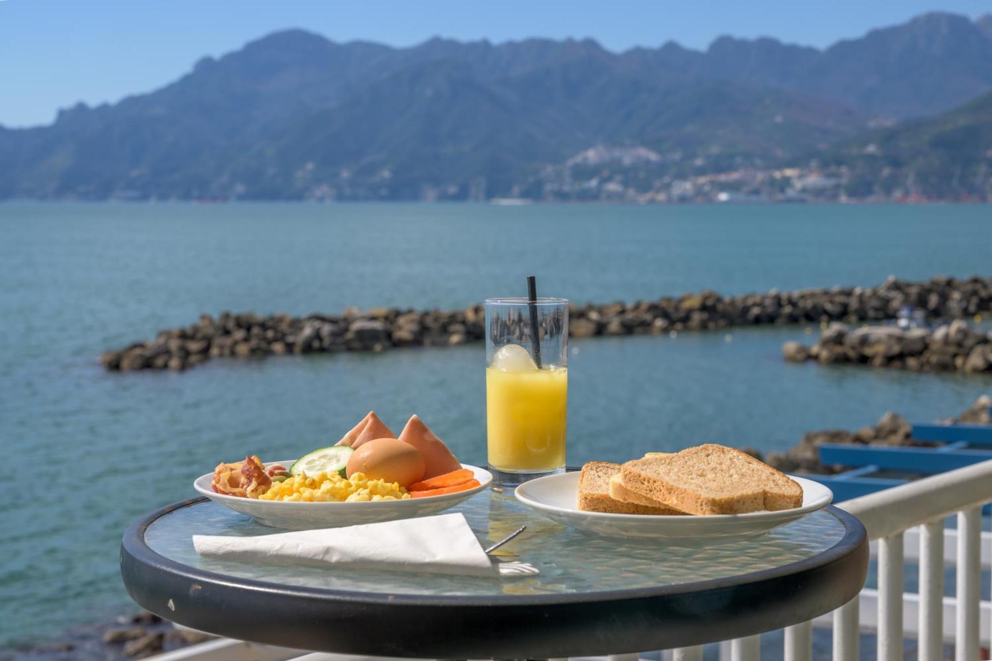 Hotel Centro Congressi Polo Nautico Salerno Esterno foto